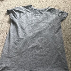 lululemon athletica Gray Short Sleeve Tee